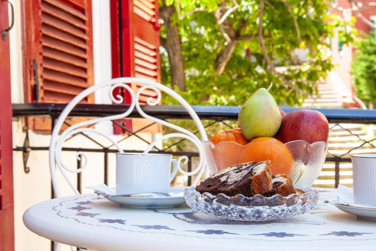 La Suite Blanche Nafplio Bagian luar foto